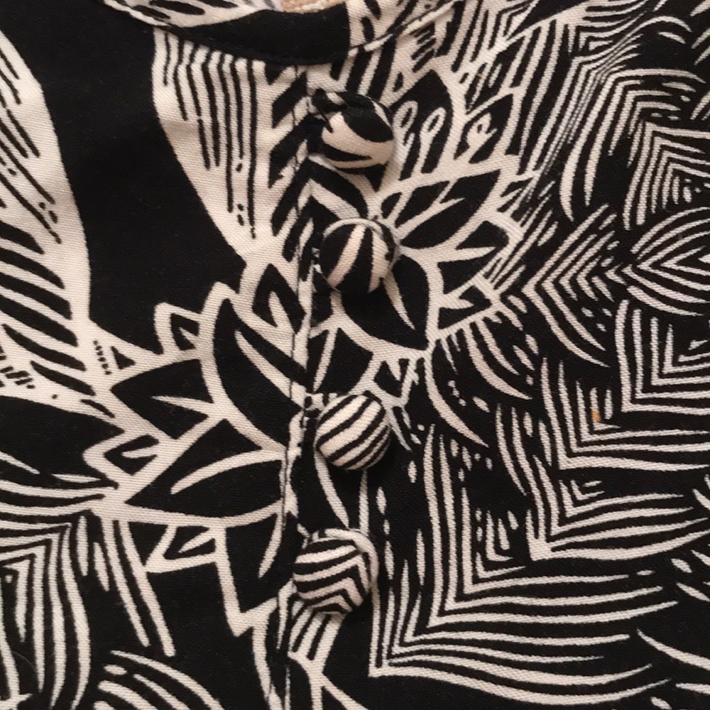 Adorable Roxy Romper! - Picture 3 of 4